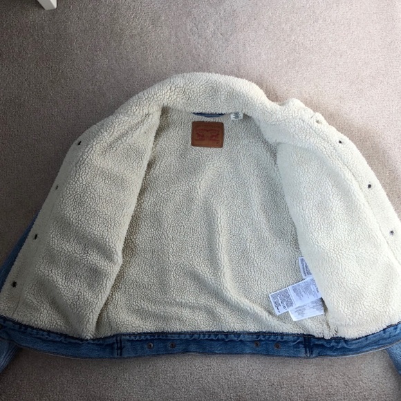 Levi’s Original Sherpa Trucker Jacket - Picture 5 of 5